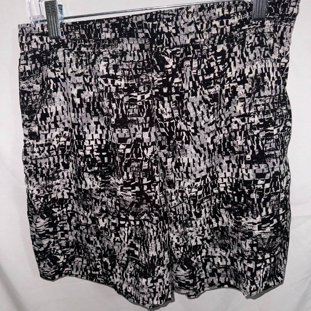 Lululemon 6” inseam large workout shorts